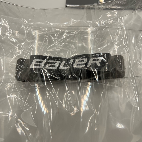 Bauer Integrated Cap Faceshield - Picture 2 of 10